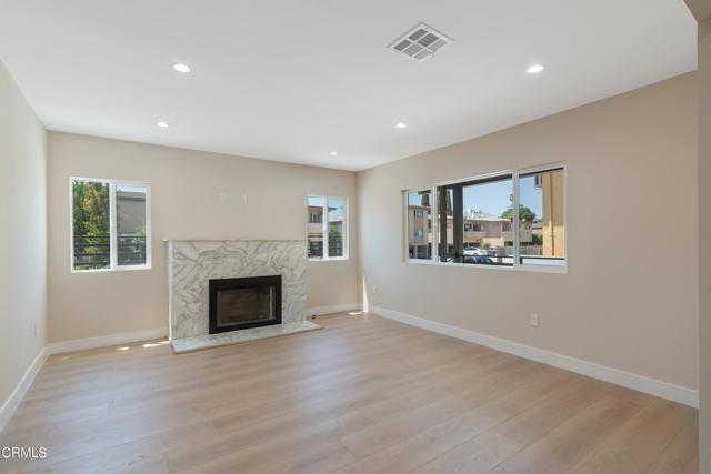 Building Photo - 1206 Tamarind Ave