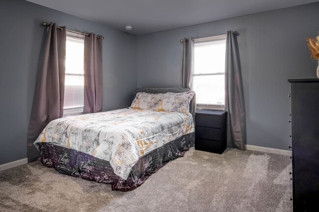 Building Photo - 176 Grand Ave