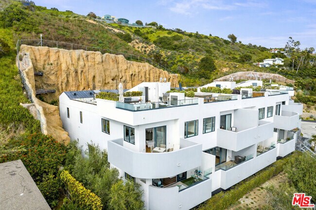 Building Photo - 22065 Pacific Coast Hwy