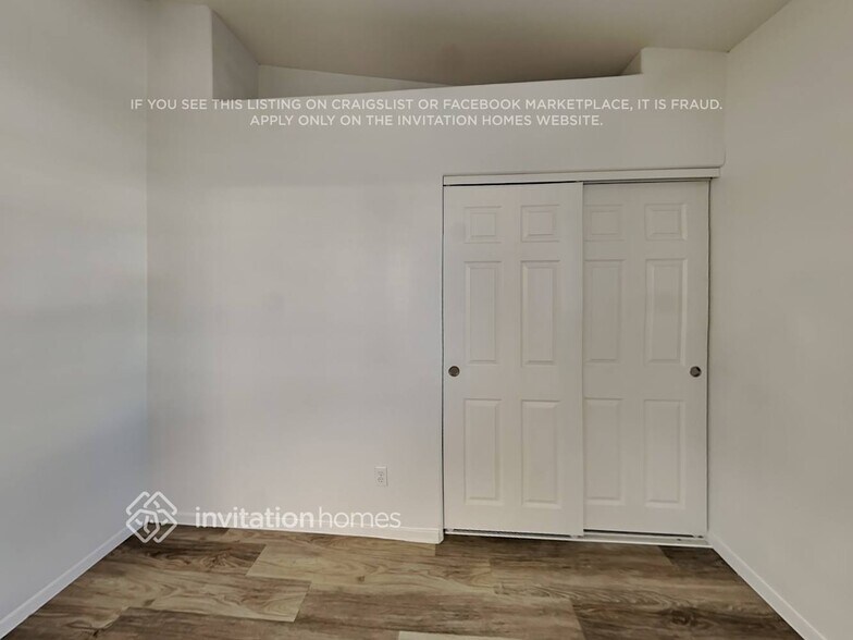 Building Photo - 6285 Hill Haven Ave