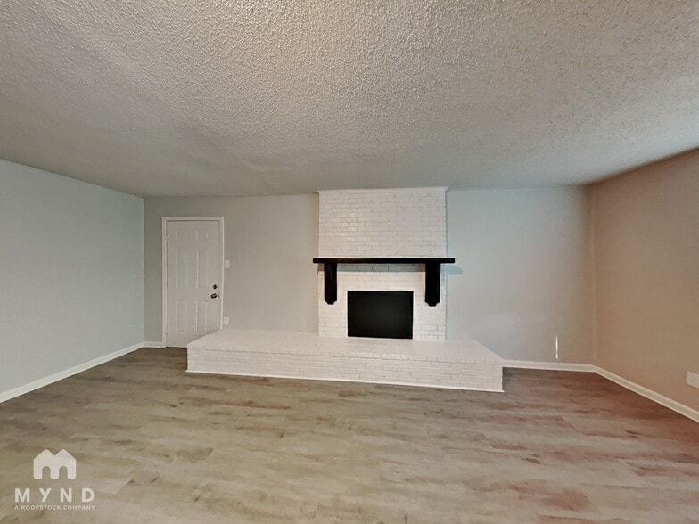 Building Photo - 3775 Emerson Ave