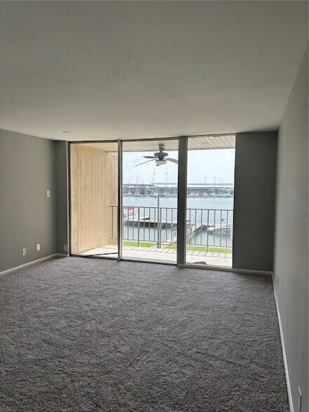 Building Photo - 12600 Melville Dr