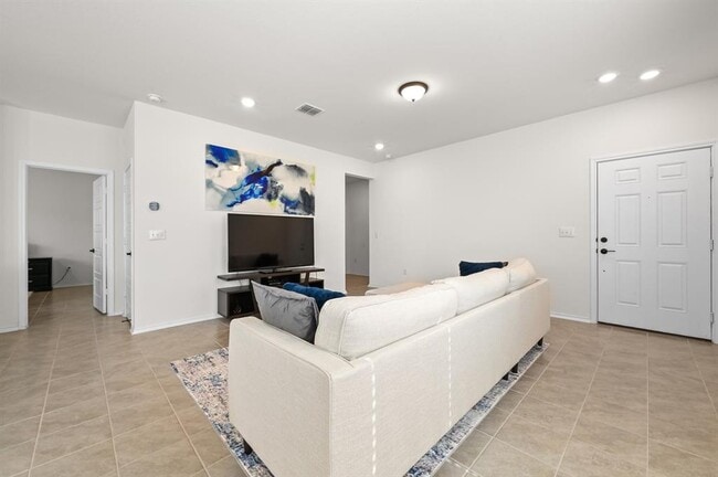 Building Photo - 217 Summit Dr