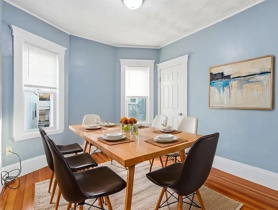 Building Photo - 20 Leslie St