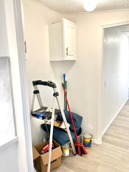 Building Photo - 14051 SE 63rd Ter