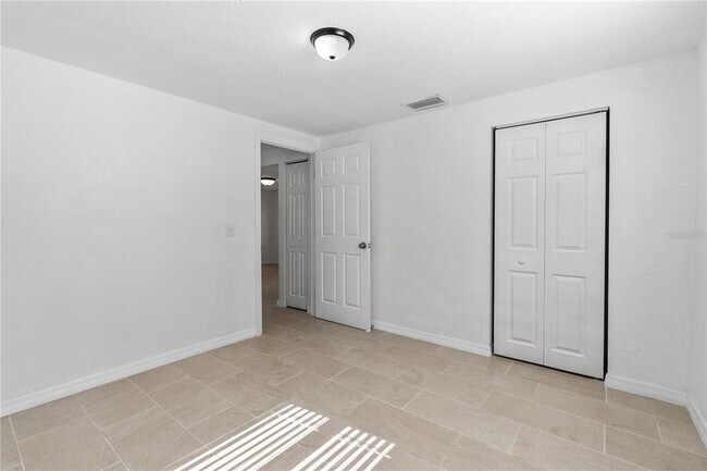 Building Photo - 8623 Parkway Cir