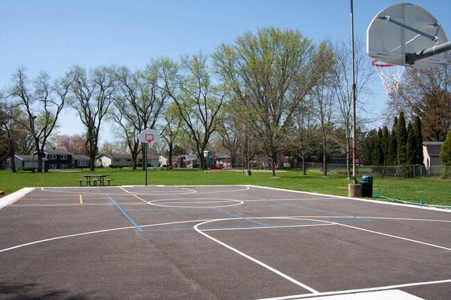 Building Photo - 6415 Londonderry Dr