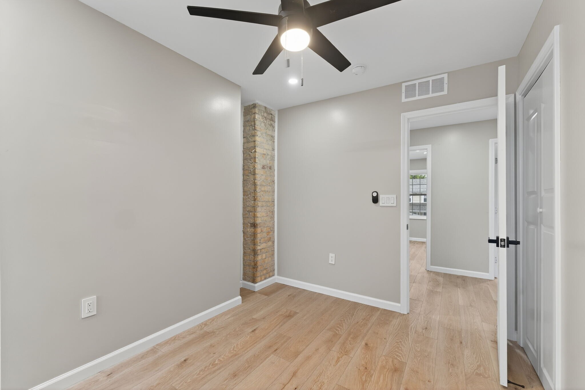 Building Photo - 1123-1125 S Ohio Ave