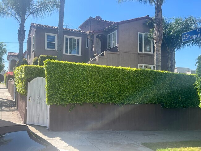 Building Photo - 2500 S Bronson Ave