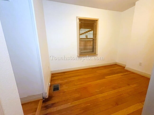 Building Photo - 2BD | 1BA Single Family Home in Woodlawn N...