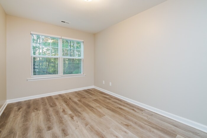 Building Photo - 201 Coalinga Lane