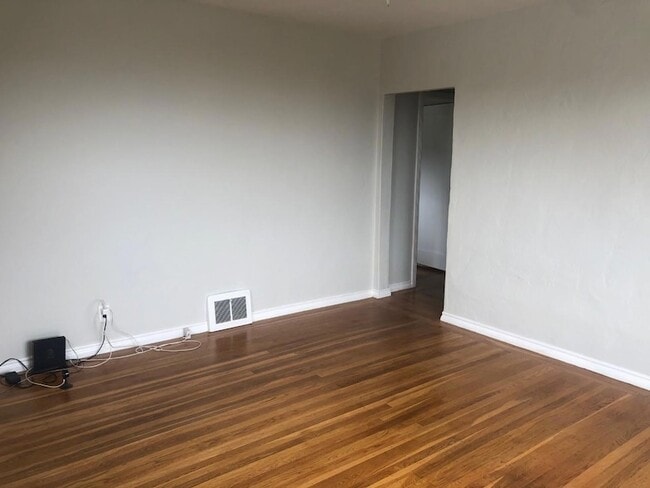 Building Photo - 130 El Bonito Way