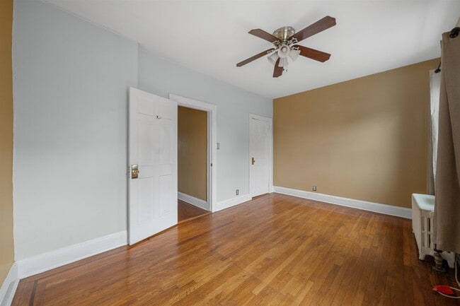 Building Photo - 160 2nd St