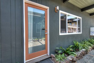 Building Photo - 2325 Kansas Ave