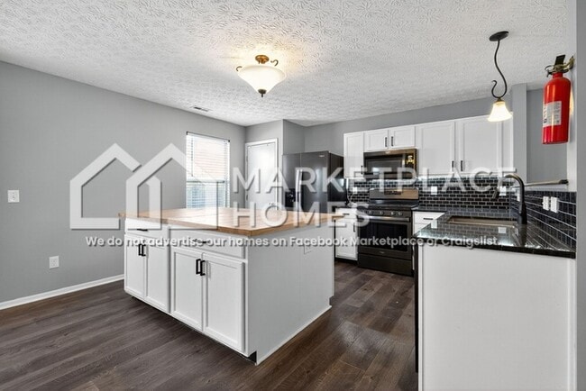 Building Photo - 5462 Rothermund Dr