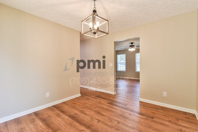 Building Photo - 138 Sunset Oaks Dr