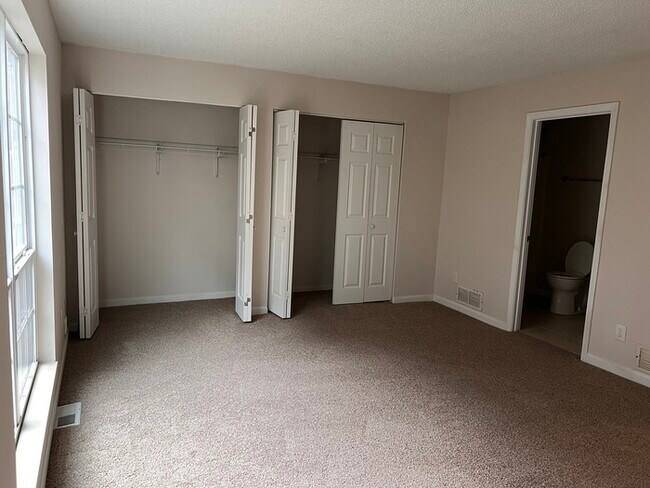 Building Photo - Condo on Lake Lanier!!!