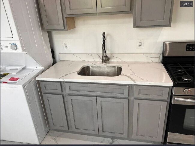 Building Photo - N Curley