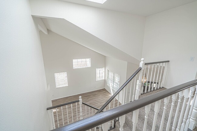 Building Photo - Charming Castaic Home