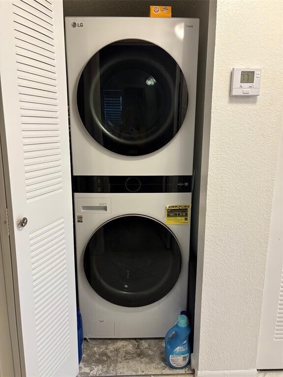 Building Photo - 2112 S Cypress Bend Dr