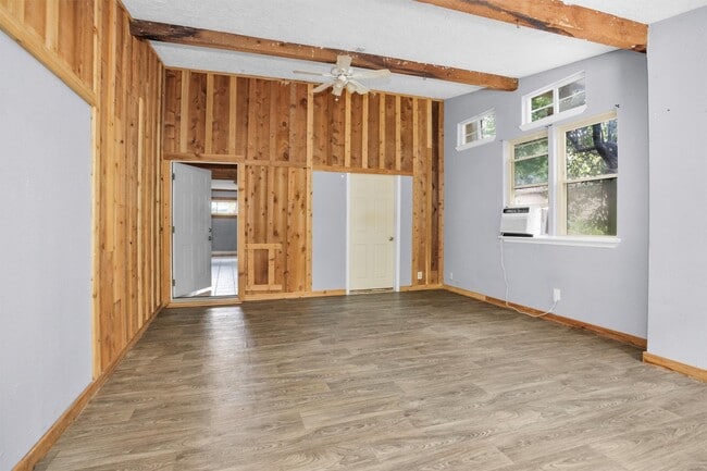 Building Photo - 5934 Beech Dr