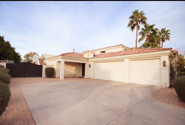 Building Photo - 3306 E Jaeger Cir