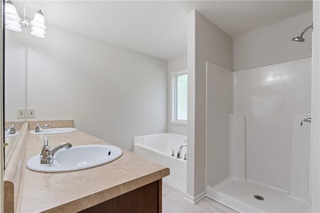 Building Photo - 52 Chimney Springs Dr SW