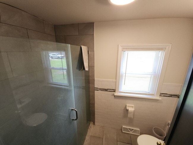 Building Photo - Great Location Conshy Apartment w/Central ...