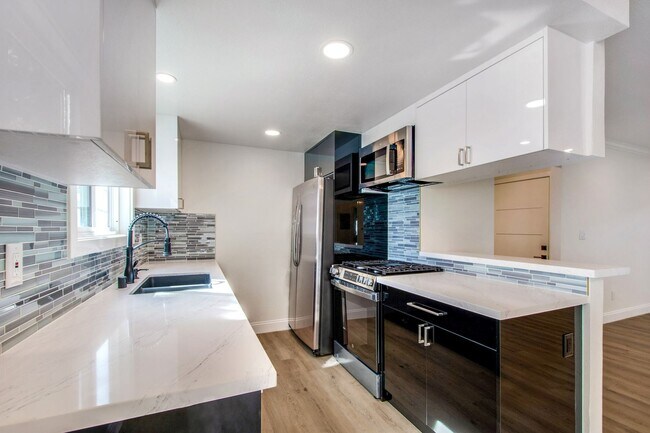 Building Photo - 117 Avenida Algodon