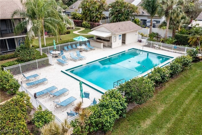 Building Photo - 910 Vanderbilt Beach Rd