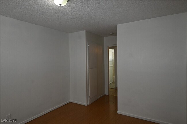 Building Photo - 2301 Stewart Ave