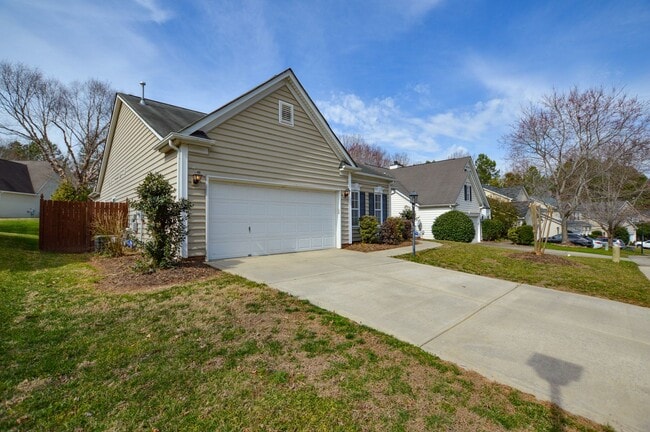 Building Photo - Inviting rancher ready now!