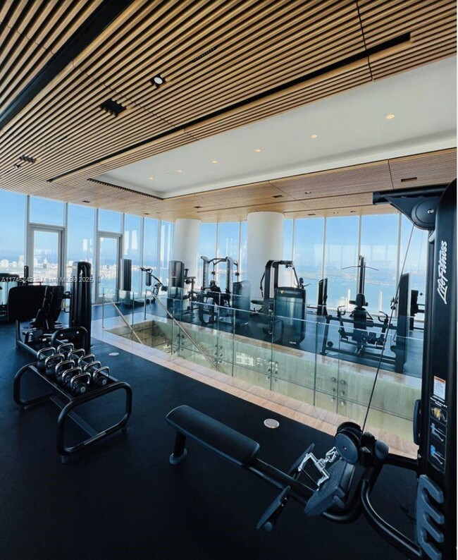 Building Photo - 300 Biscayne Blvd Way