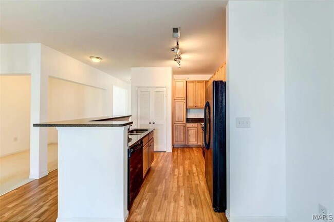 Building Photo - 1270 Strassner Dr