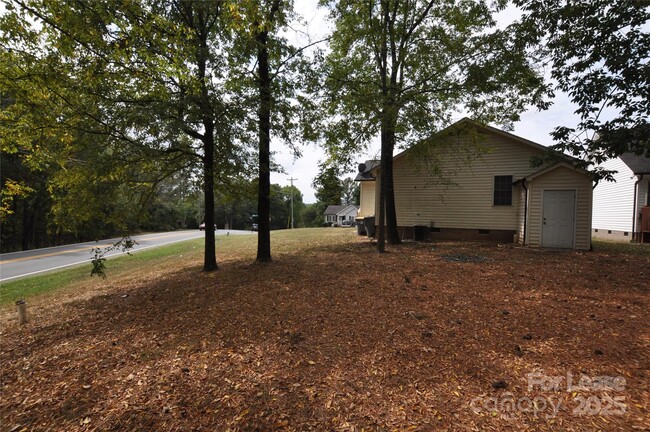 Building Photo - 1205 Moss Acres Ct