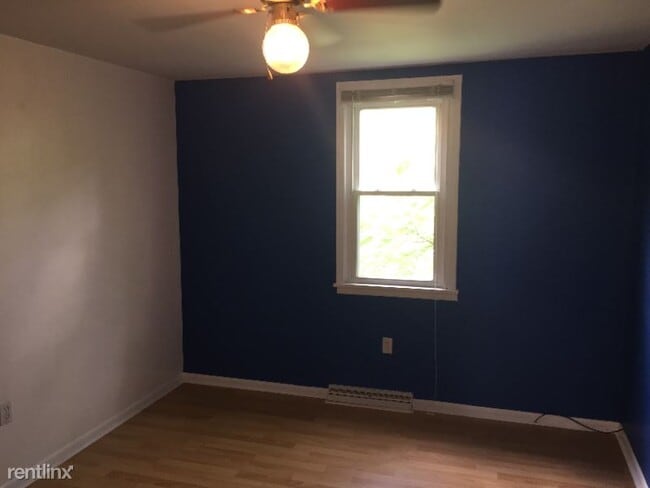 Building Photo - 3 br, 1.5 bath House - 1651 Old Brodhead Road