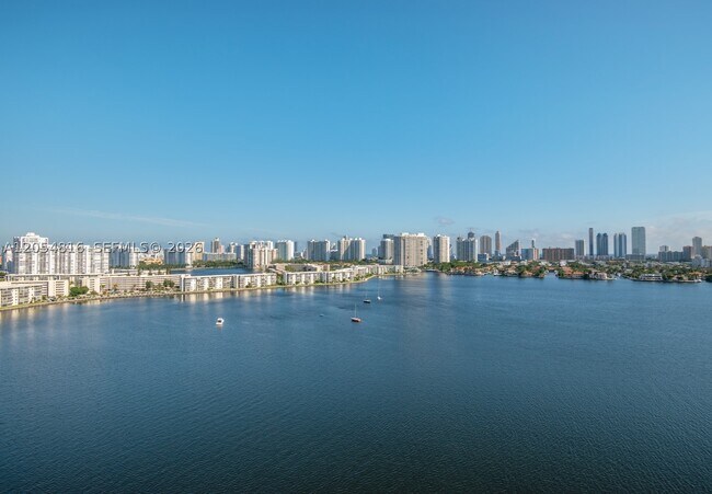Building Photo - 17301 Biscayne Blvd