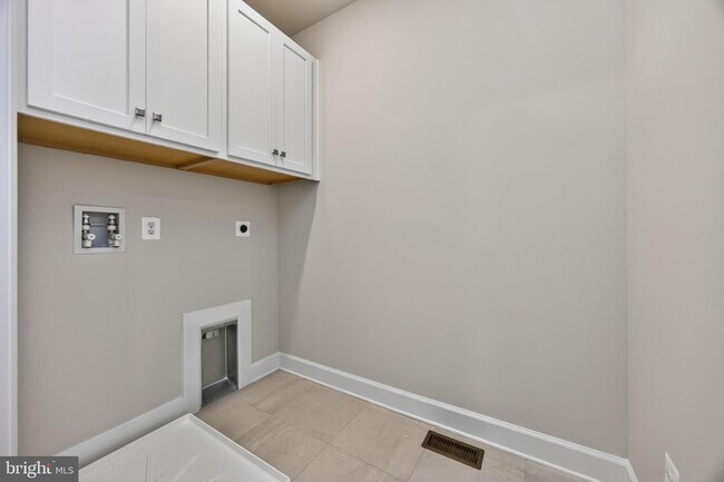 Building Photo - 1422 Gilray Dr