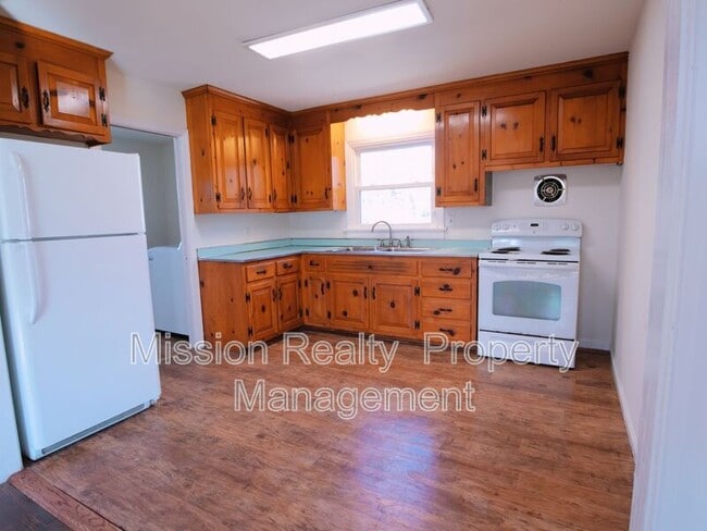 Building Photo - 2500 Byron St