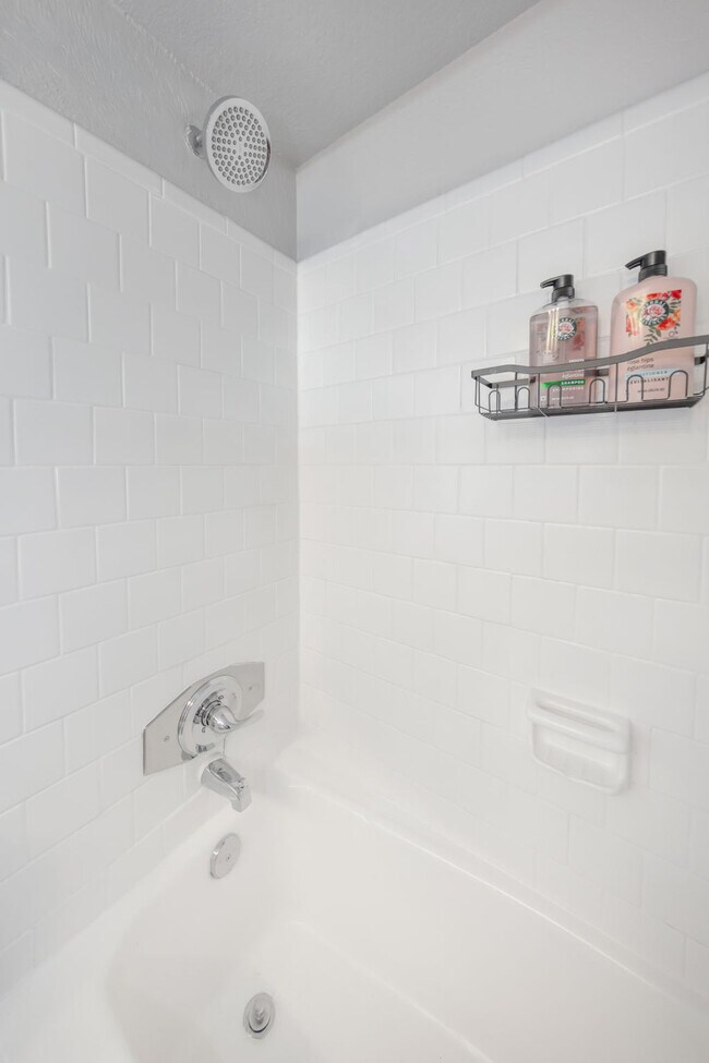 Building Photo - 4301 W Cleveland St