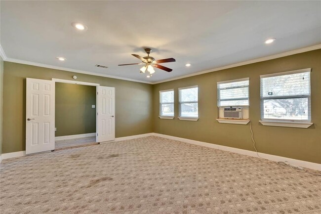Building Photo - 8413 Slant Oak Dr