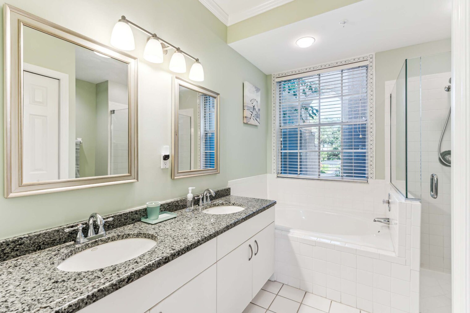 Building Photo - 24833 Lakemont Cove Ln