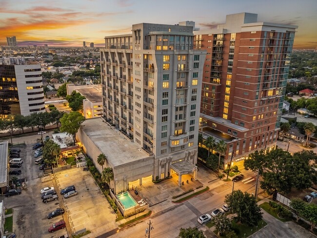 Building Photo - 2520 Robinhood St