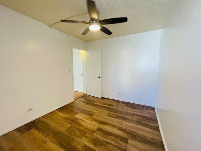 Building Photo - Partly Furnished 3-bedroom, 1.5-bath condo...