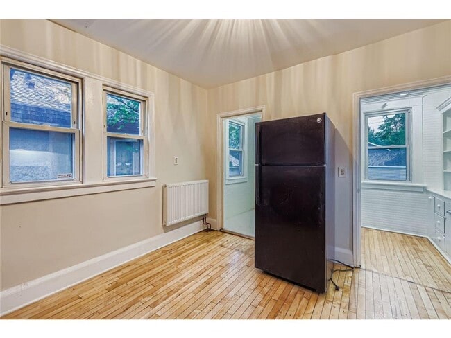 Building Photo - 2939 Russell Ave N