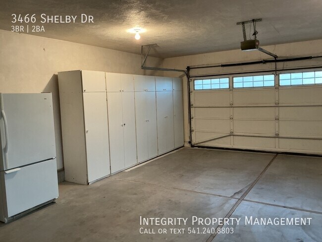 Building Photo - 3466 Shelby Dr