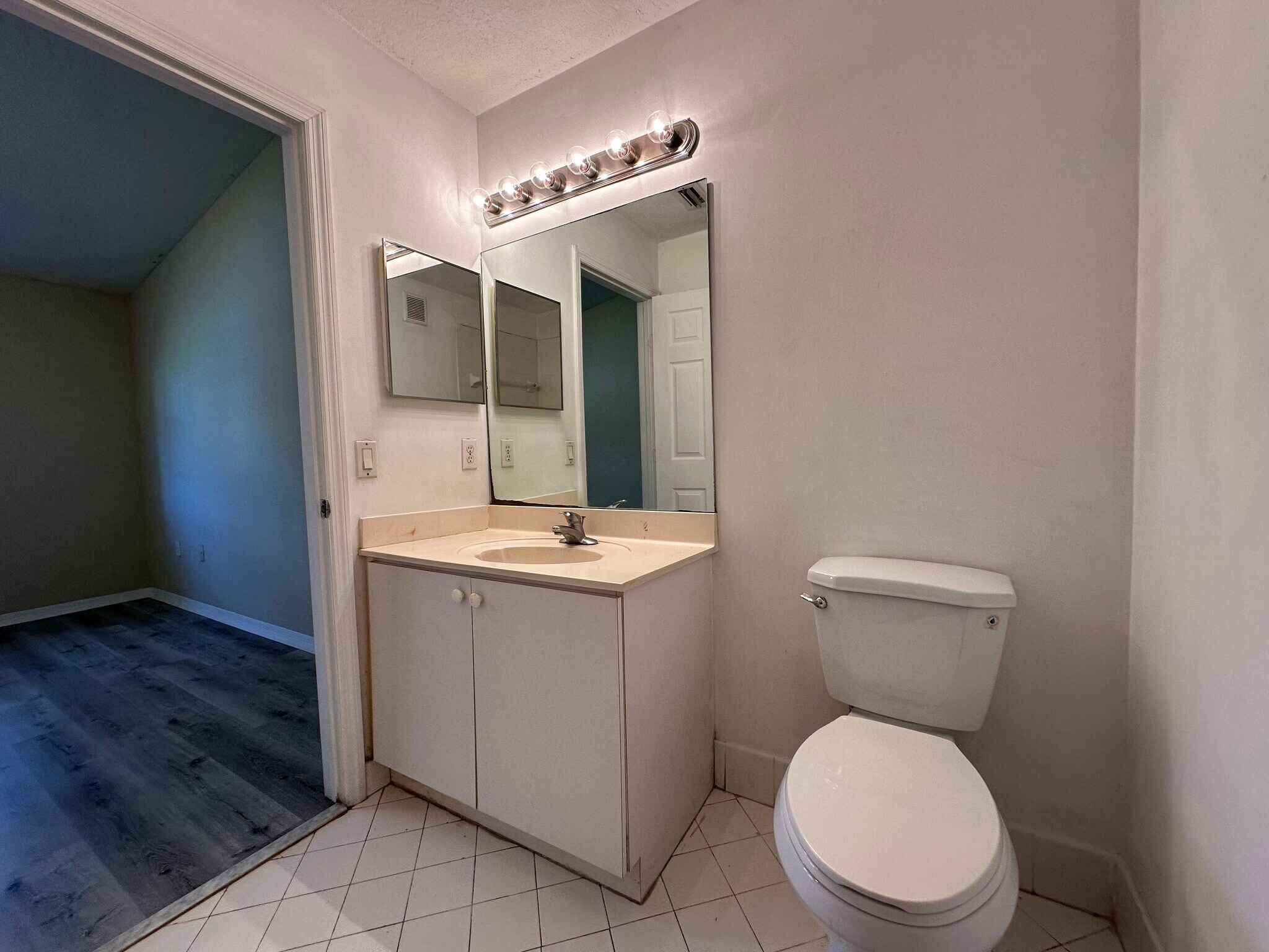 Building Photo - 1261 SE 31st Ct