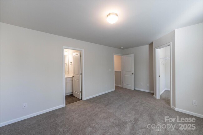 Building Photo - 204 S Bell Ave