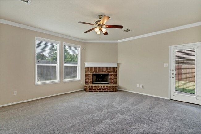 Building Photo - 4402 Emerald Leaf Dr