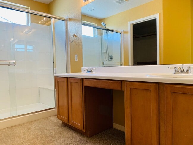 Building Photo - Beautiful Home In Rancho Sahuarita Located...